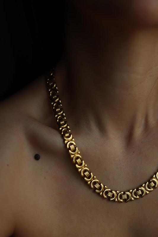 Avon Gold-Tone Link Necklace