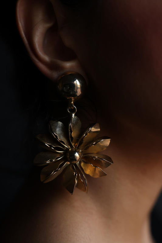 Vintage Floral Gold-Tone Clip-On Earrings|Vintage Baazaar 