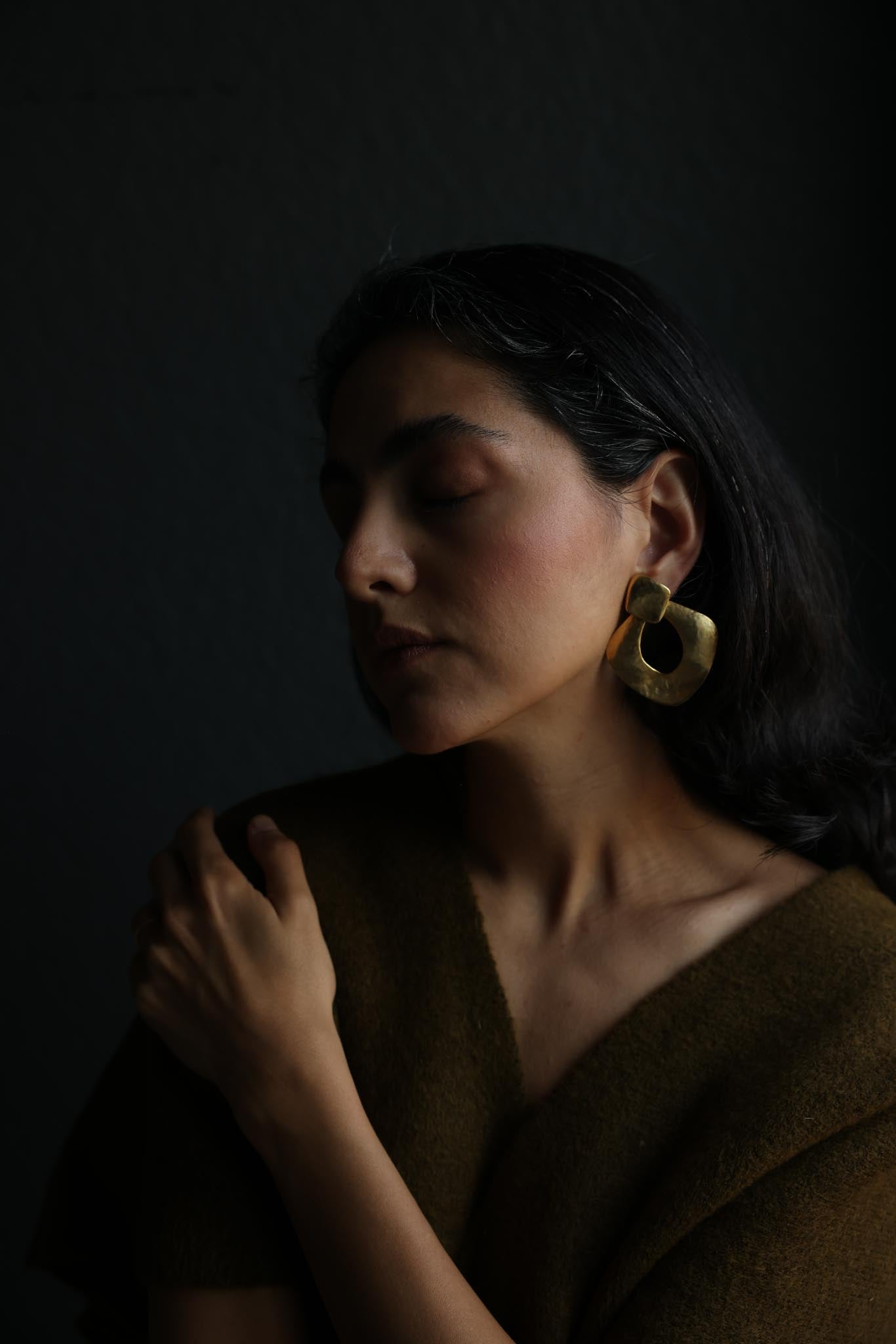 Vintage Hammered Matte Gold Open Hoop Clip-On Statement Earrings