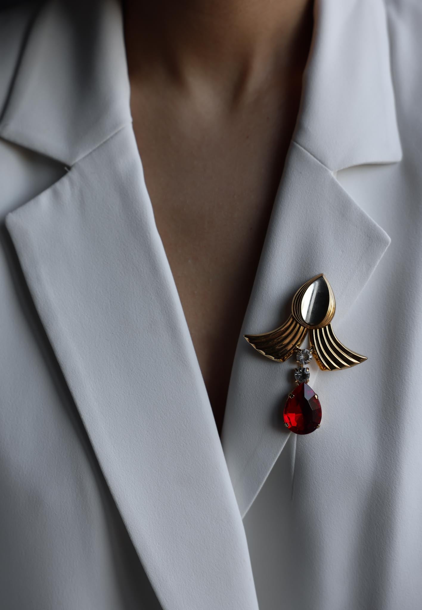 Golden Radiance Brooch|Vintage Baazaar 