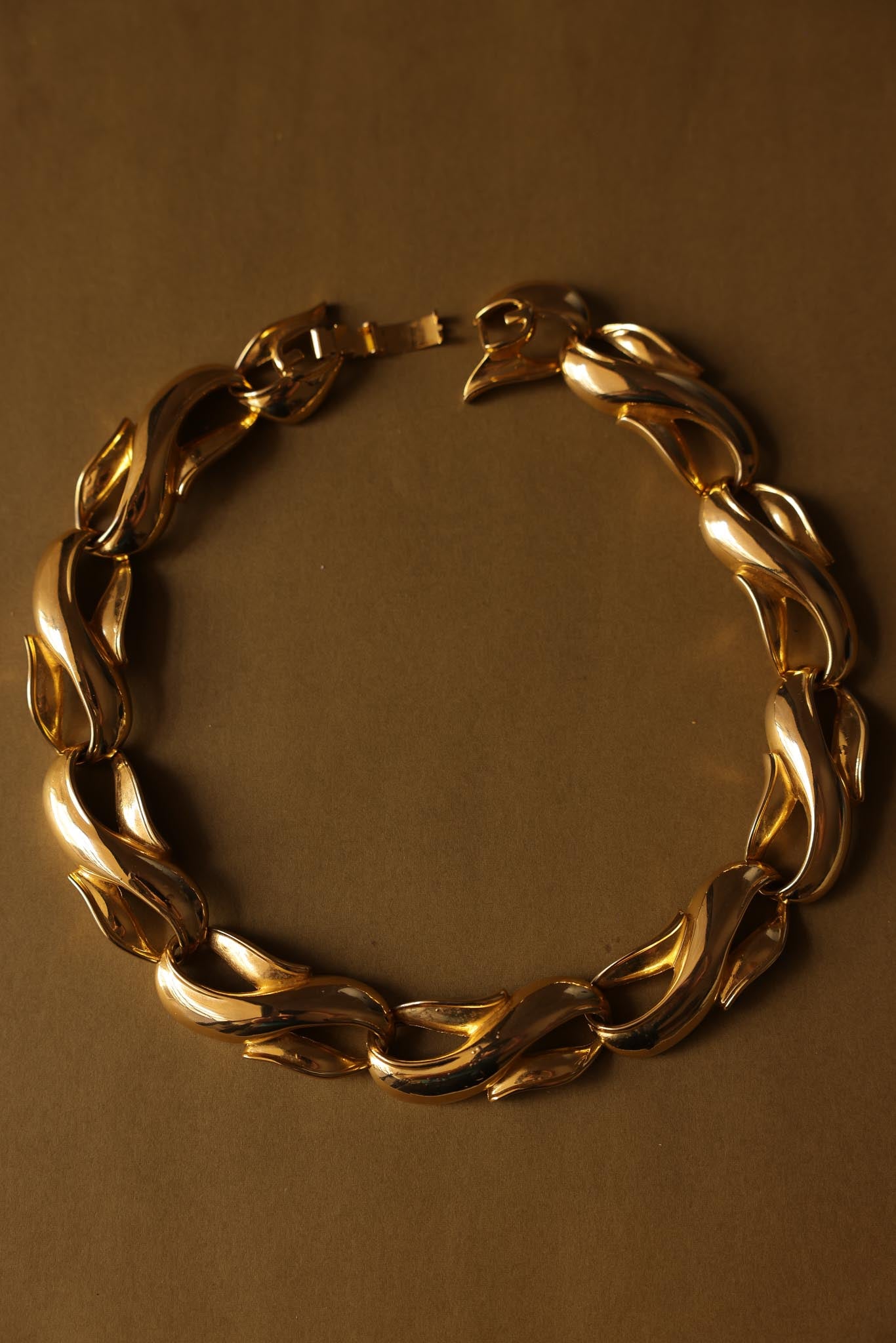 Chunky Gold-Tone Statement Necklace|Vintage Baazaar 