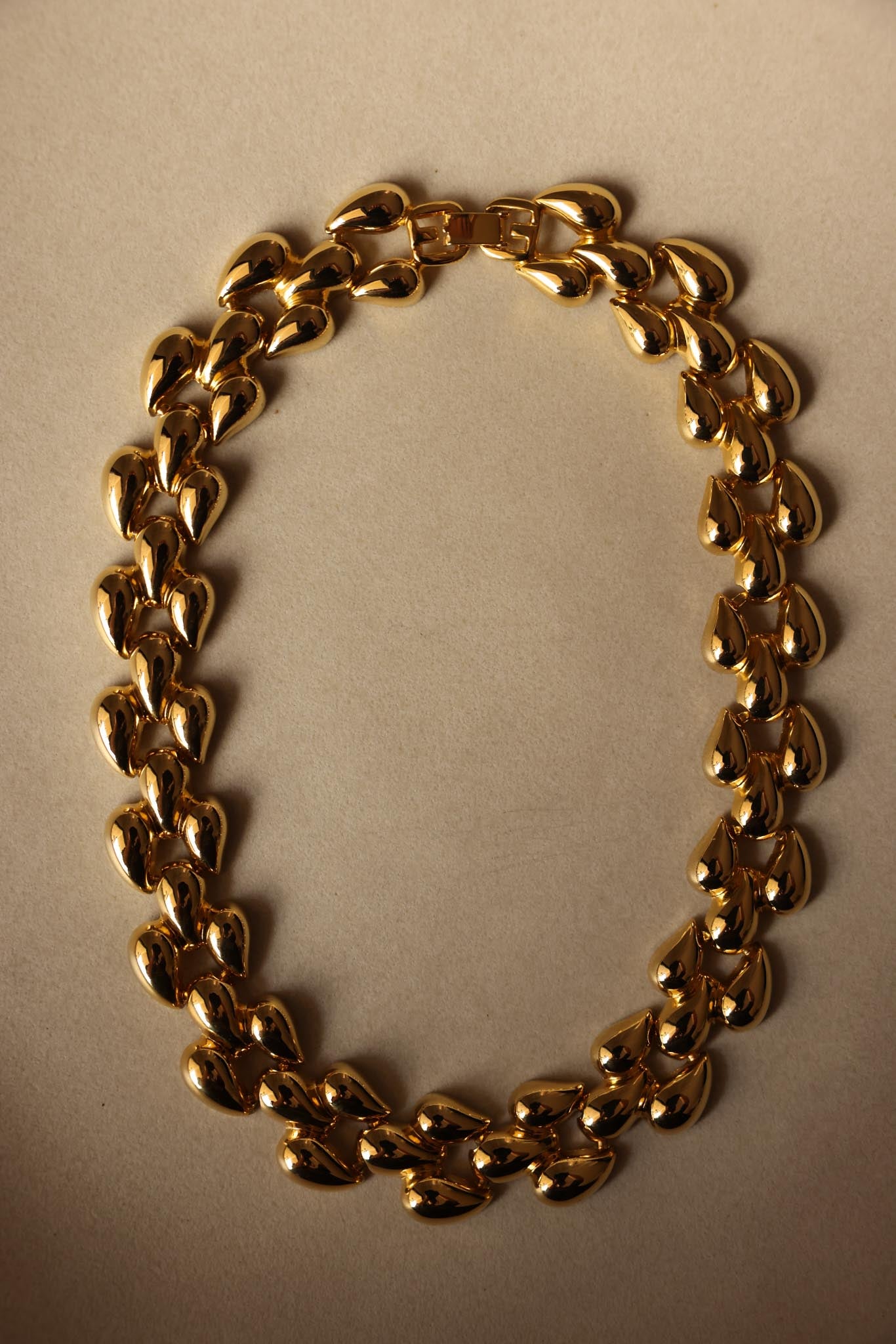 Gold-Tone Teardrop Link Necklace|Vintage Baazaar 