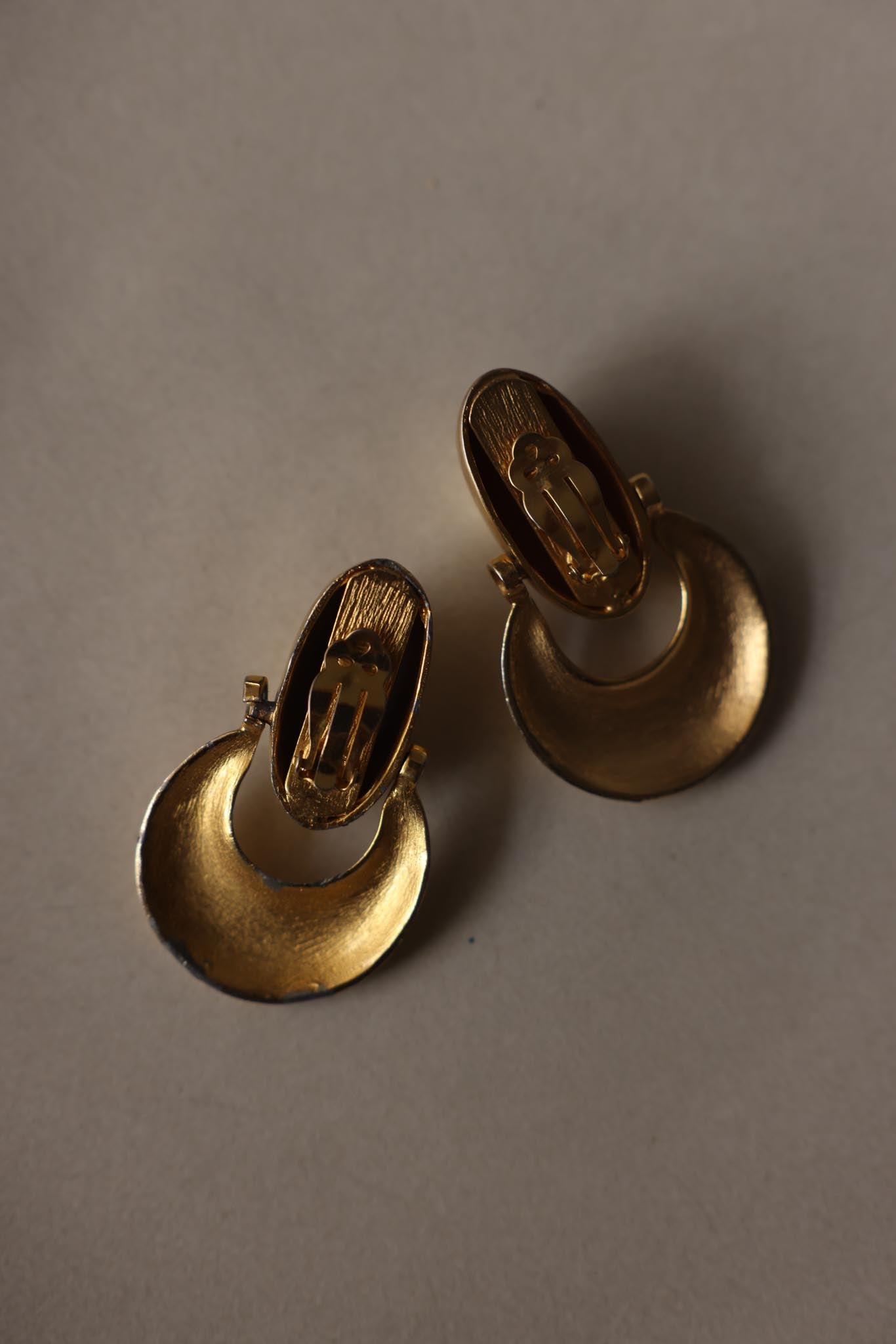 Chunky Gold Tone Clip-On Hoop Earrings|Vintage Baazaar 