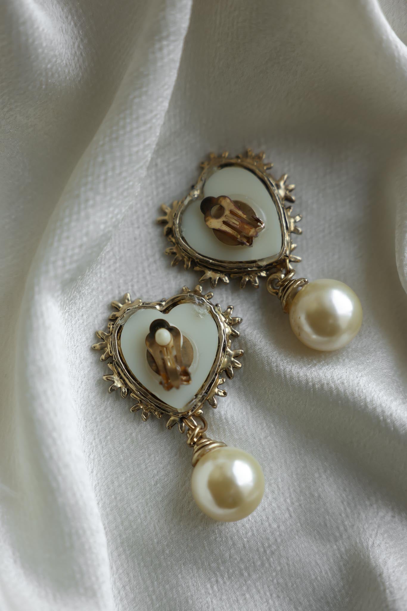 Heart & Pearl Clip-On Earrings|Vintage Baazaar 