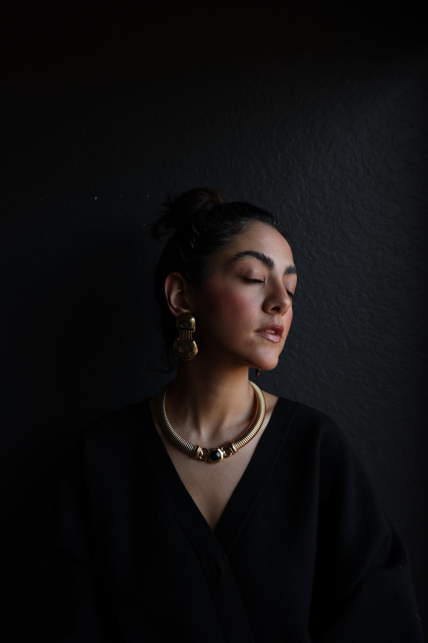 Golden Onyx Omega Necklace|Vintage Baazaar 