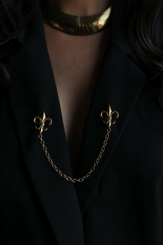 Fleur-de-Lis Chain Brooch|Vintage Baazaar 