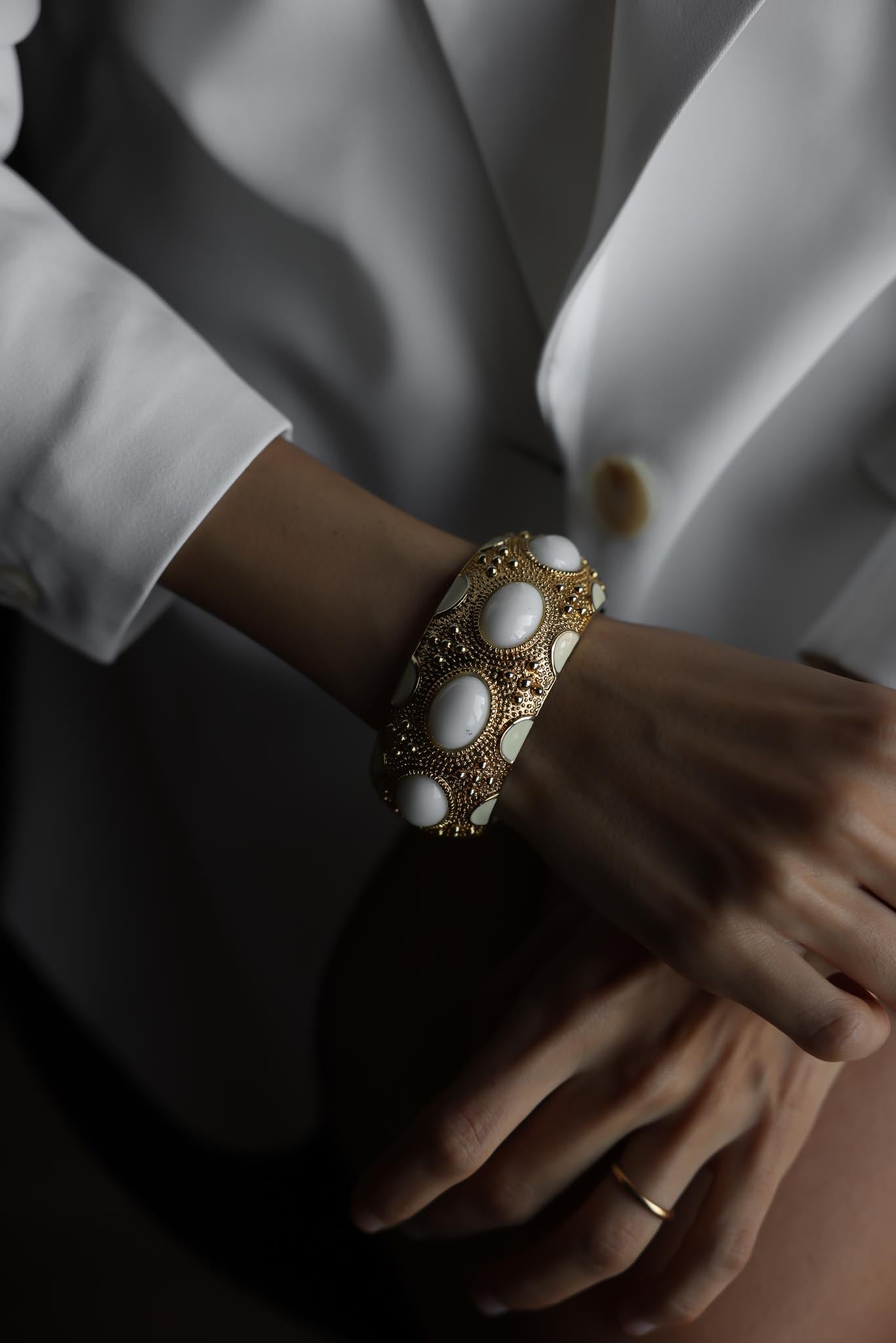 Golden Opulence Hinged Bracelet|Vintage Baazaar 