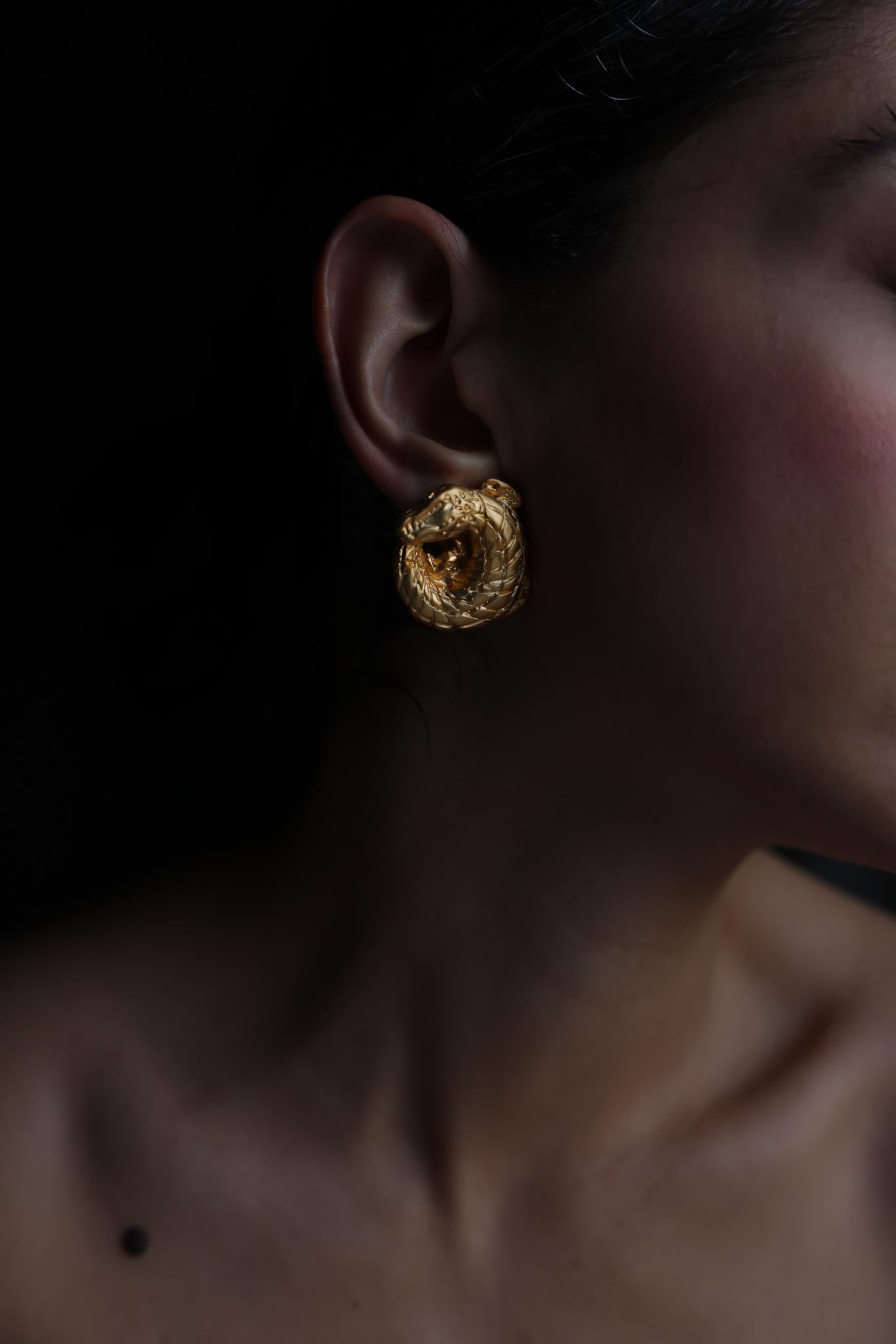 Matte Gold Alligator Clip-On Earrings|Vintage Baazaar 