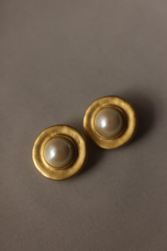 Matte Gold Faux Pearl Clip-On Earrings|Vintage Baazaar 