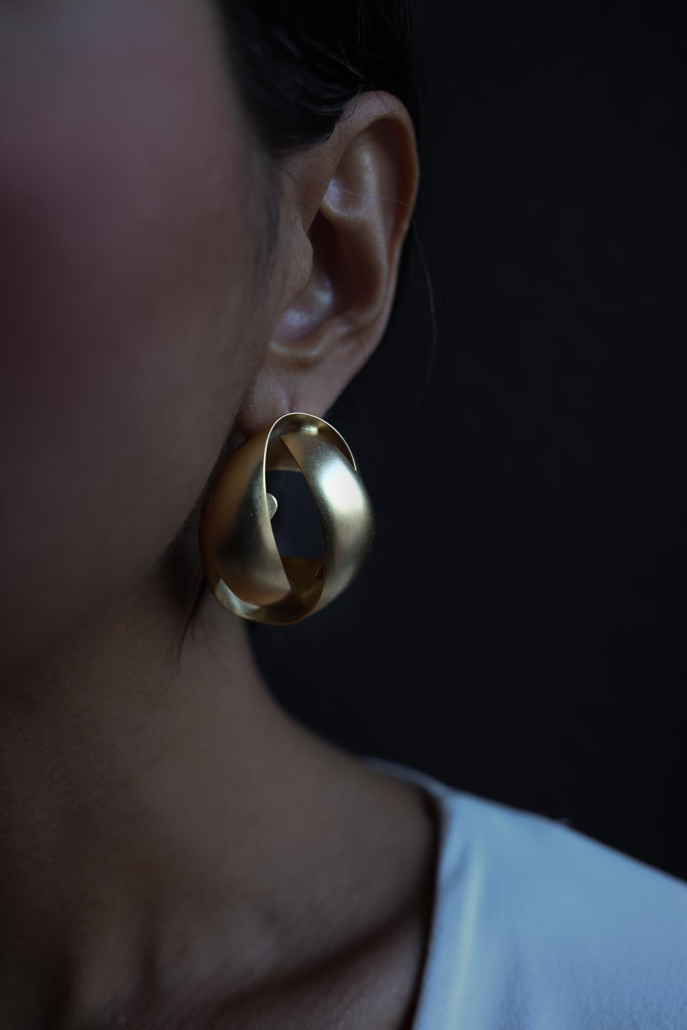 Golden Orbit Hoop Earrings|Vintage Baazaar 