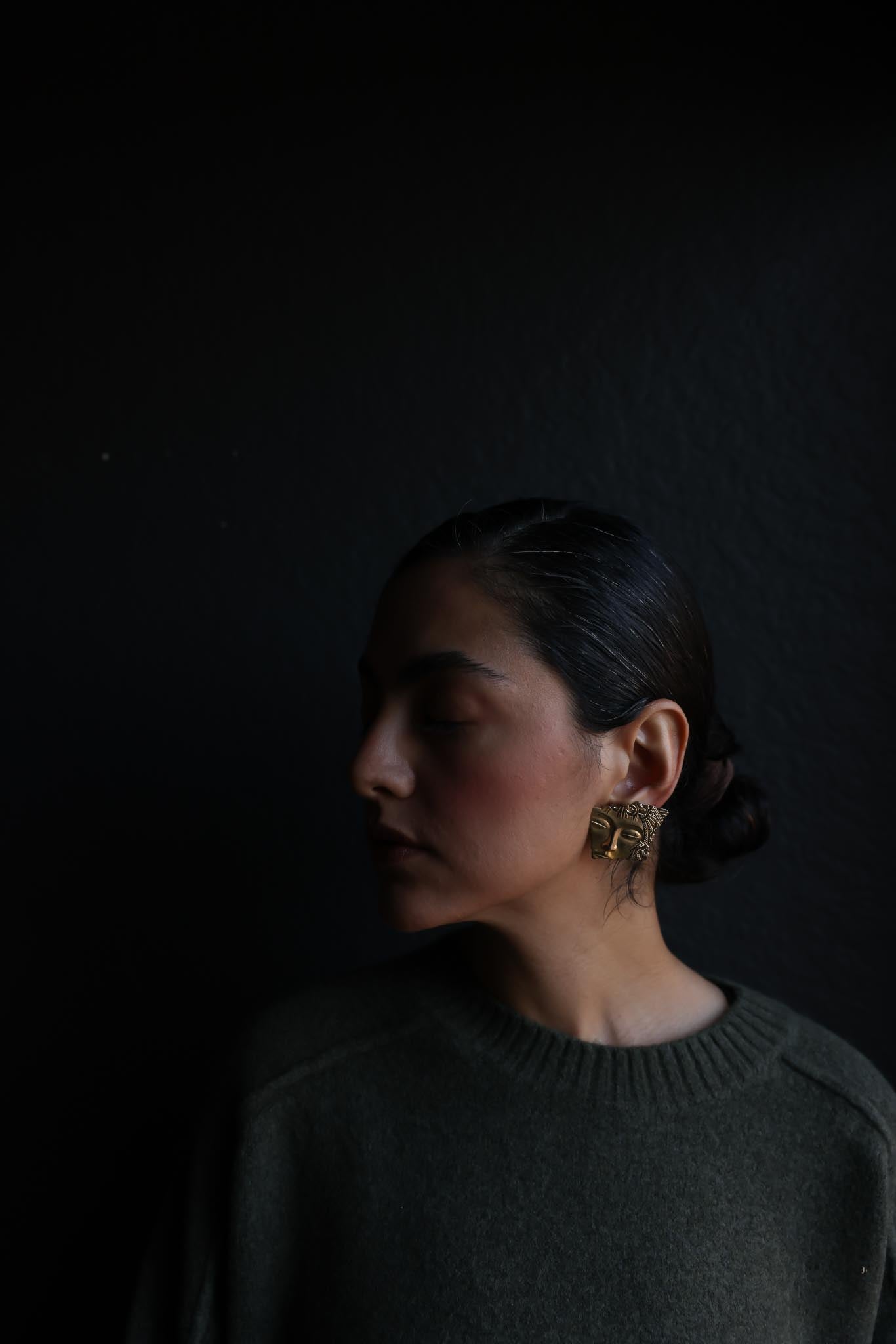 Golden Face Vintage Clip-On Earrings|Vintage Baazaar 