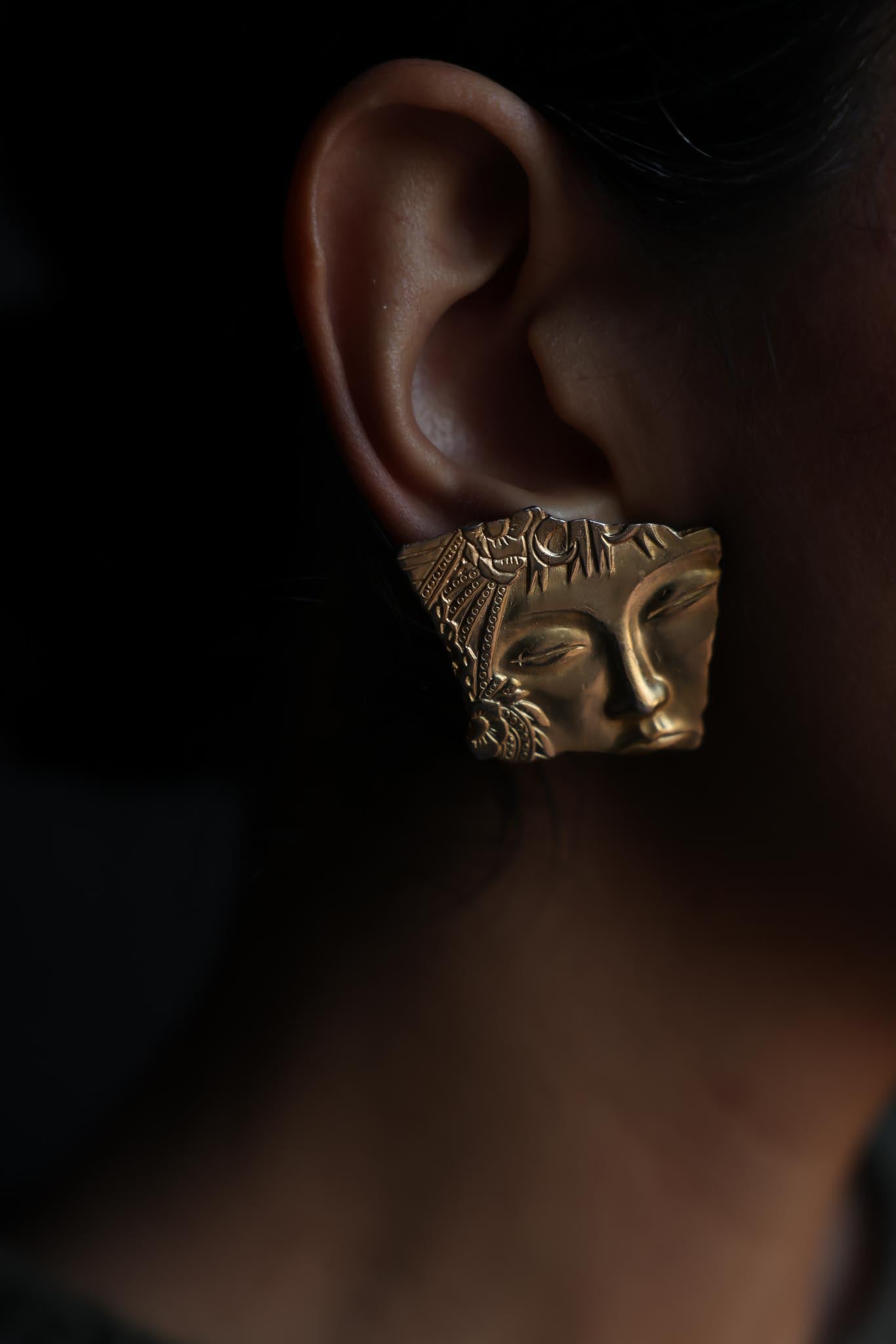 Golden Face Vintage Clip-On Earrings|Vintage Baazaar 