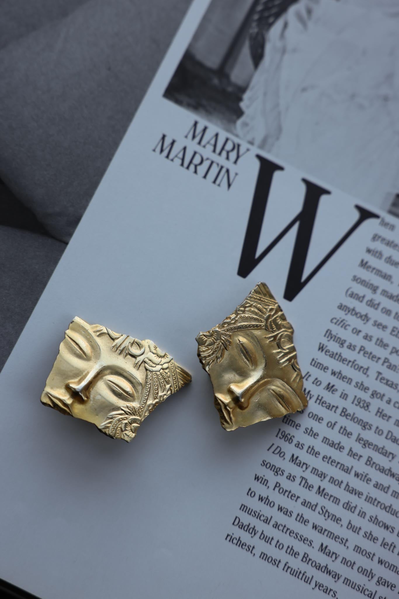 Golden Face Vintage Clip-On Earrings|Vintage Baazaar 