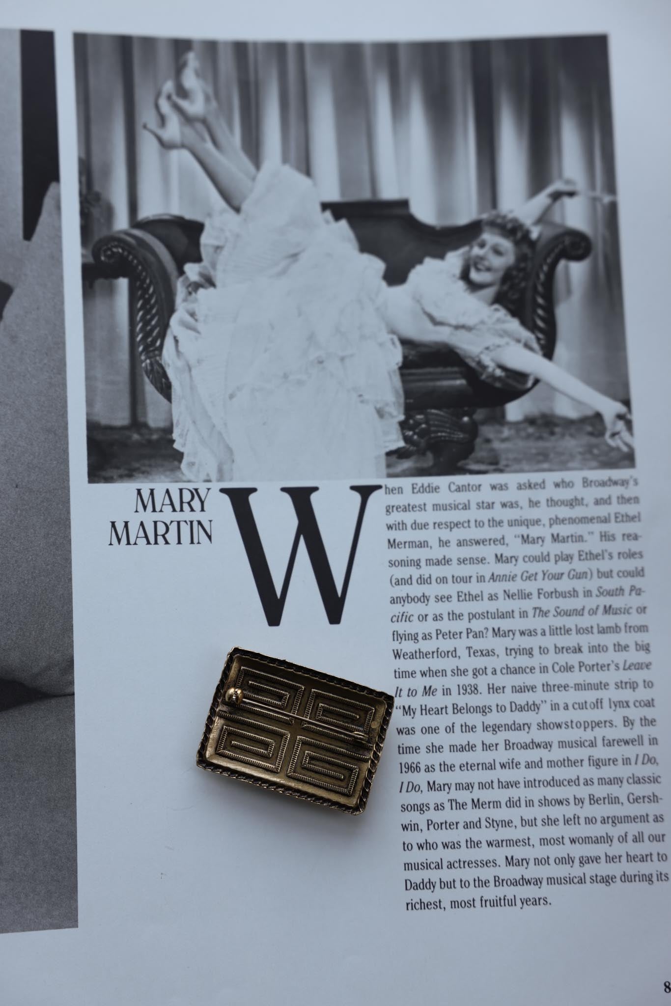 Gatsby Noir Brooch|Vintage Baazaar 