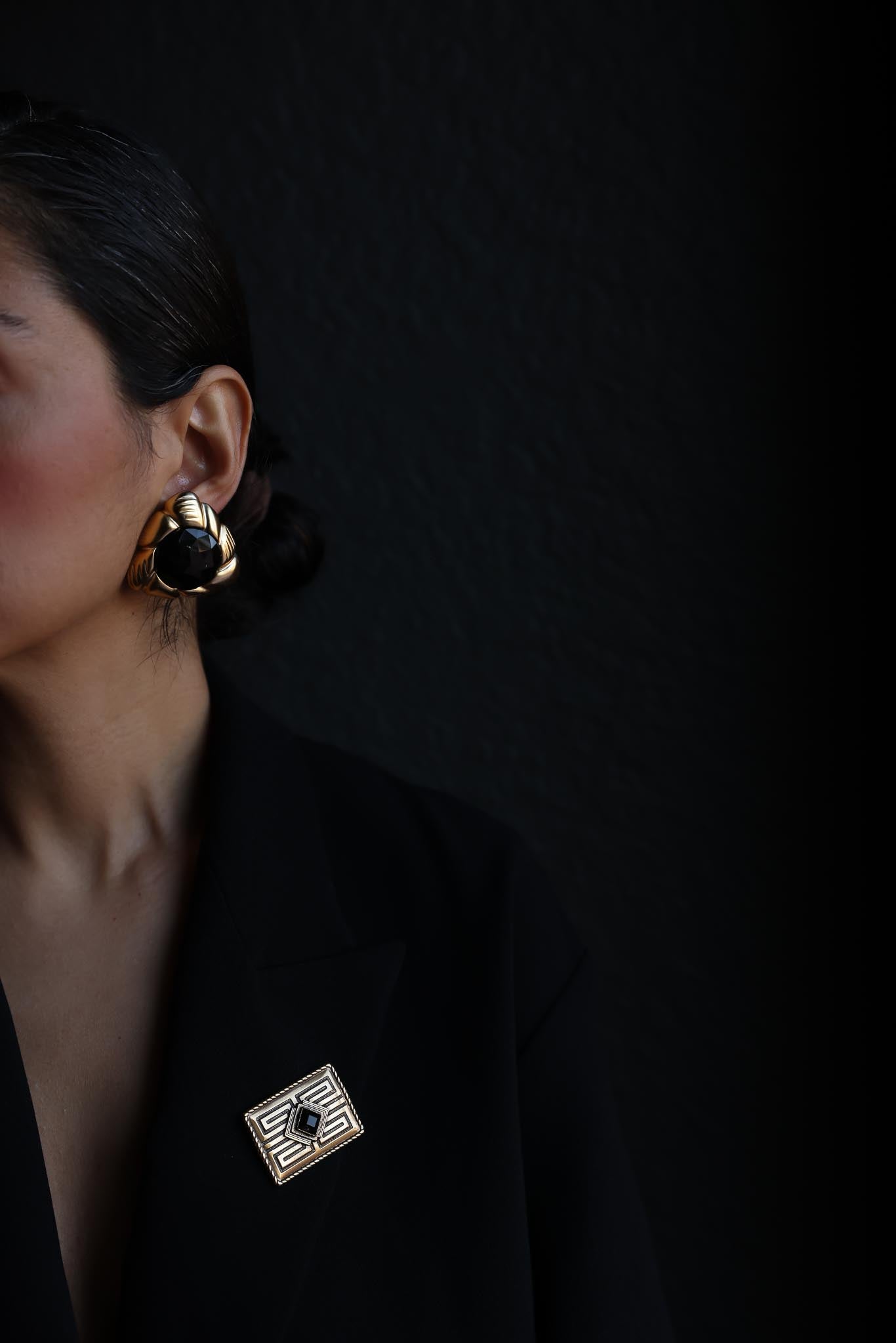 Obsidian Crest Clip On Earrings|Vintage Baazaar 
