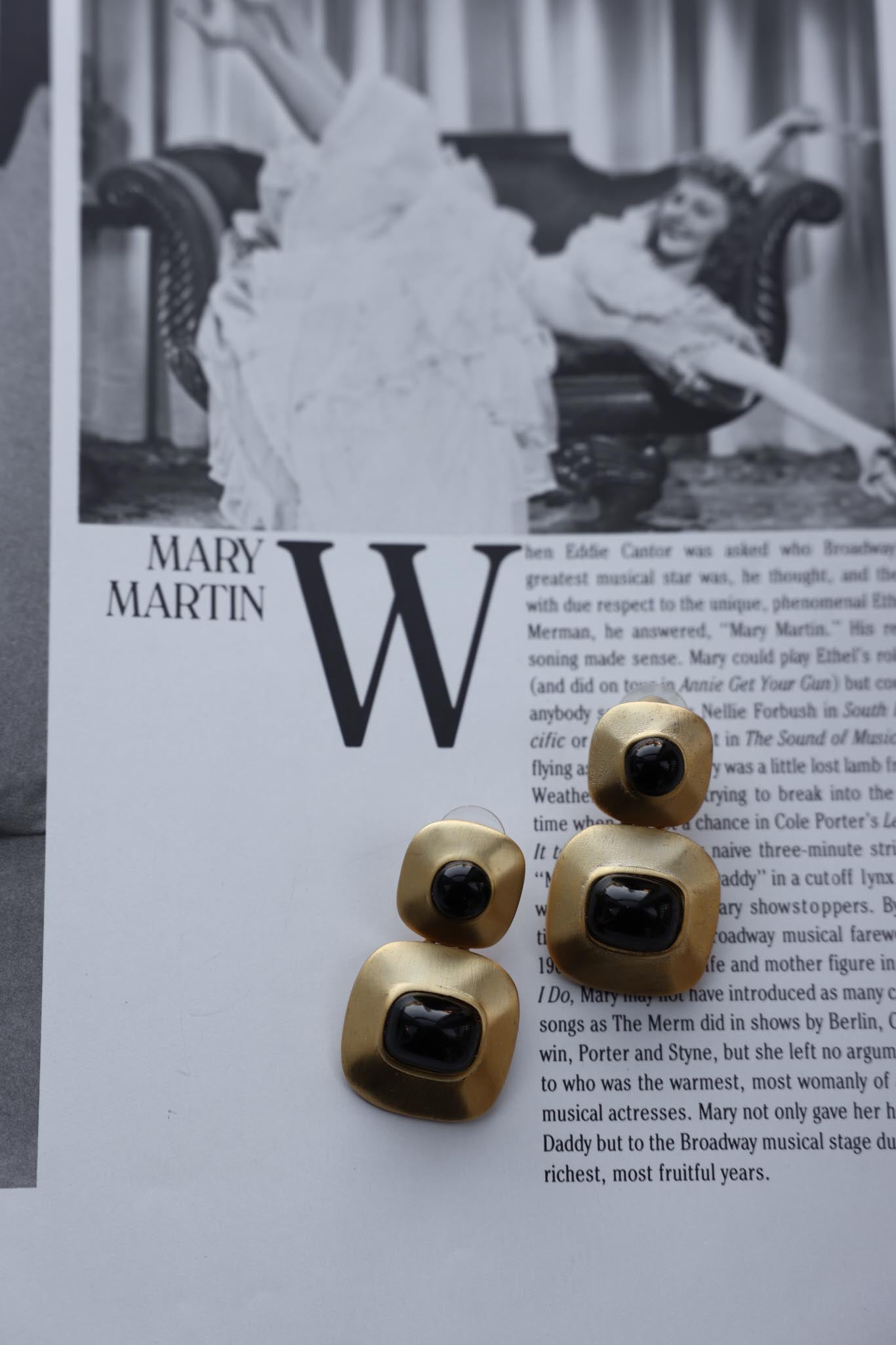 Mid-Century Modern Gold & Onyx Statement Earrings|Vintage Baazaar 