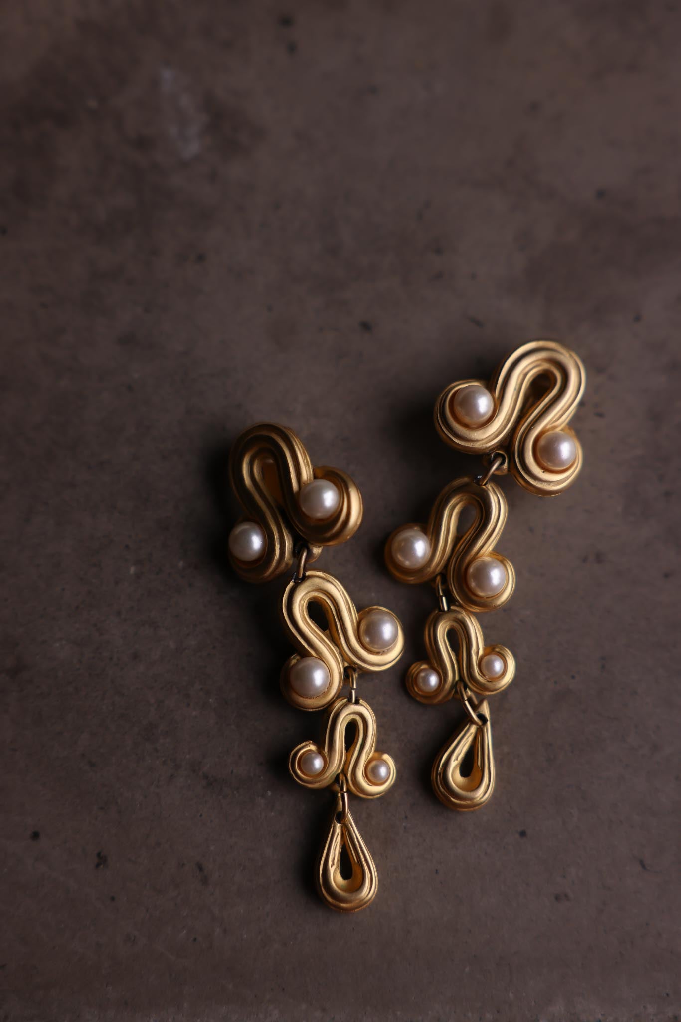 Matte Gold Oversized Blanca Pearl Drop Earrings