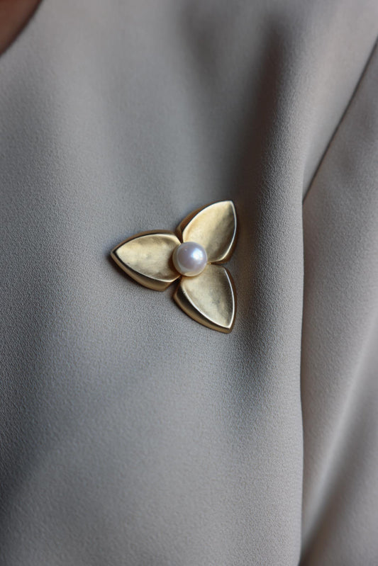 E. Pearl Blossom Brooch|Vintage Baazaar 