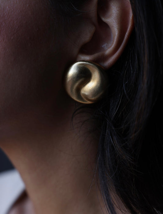 Golden Swirl Button Earrings|Vintage Baazaar 