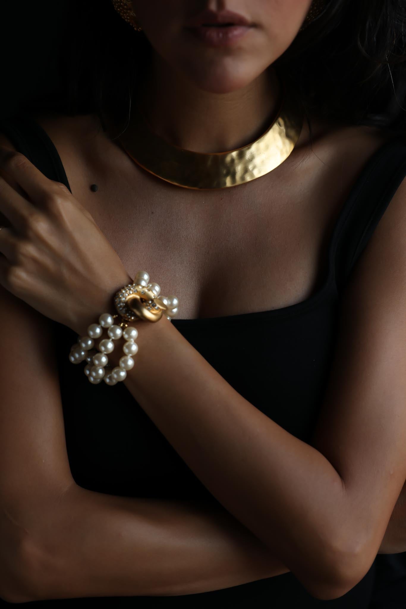 1980s Givenchy Hammered Matte Gold Collar Necklace|Vintage Baazaar 