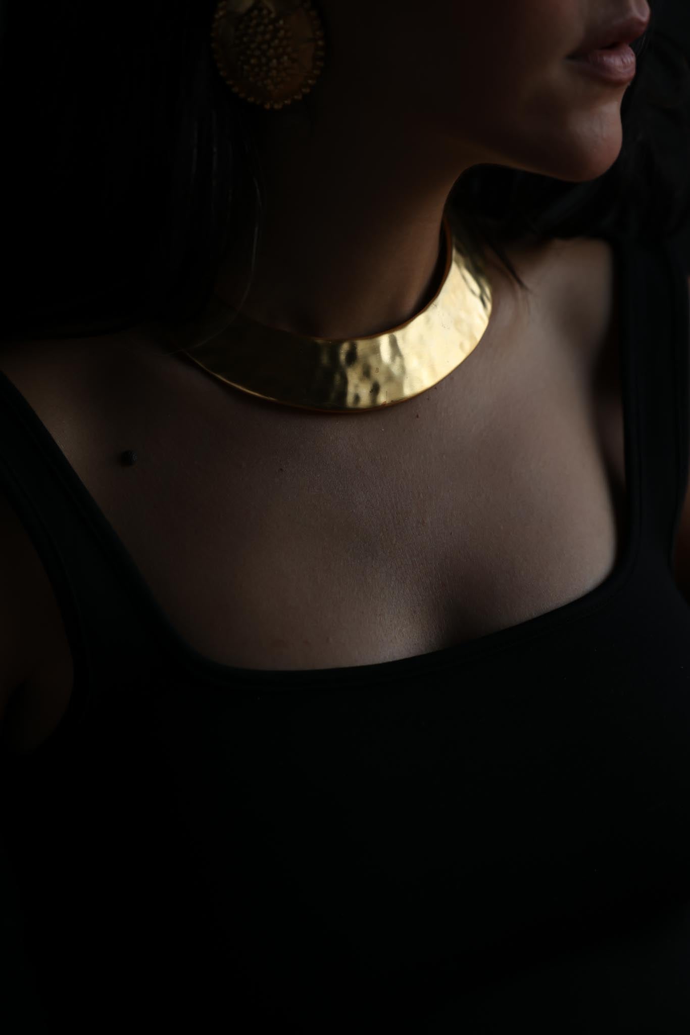 1980s Givenchy Hammered Matte Gold Collar Necklace|Vintage Baazaar 