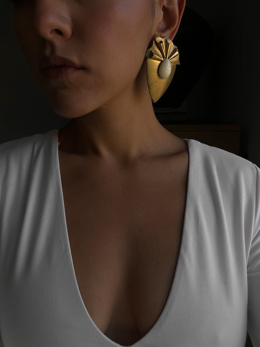 Golden Crest Teardrop  Earrings|Vintage Baazaar 