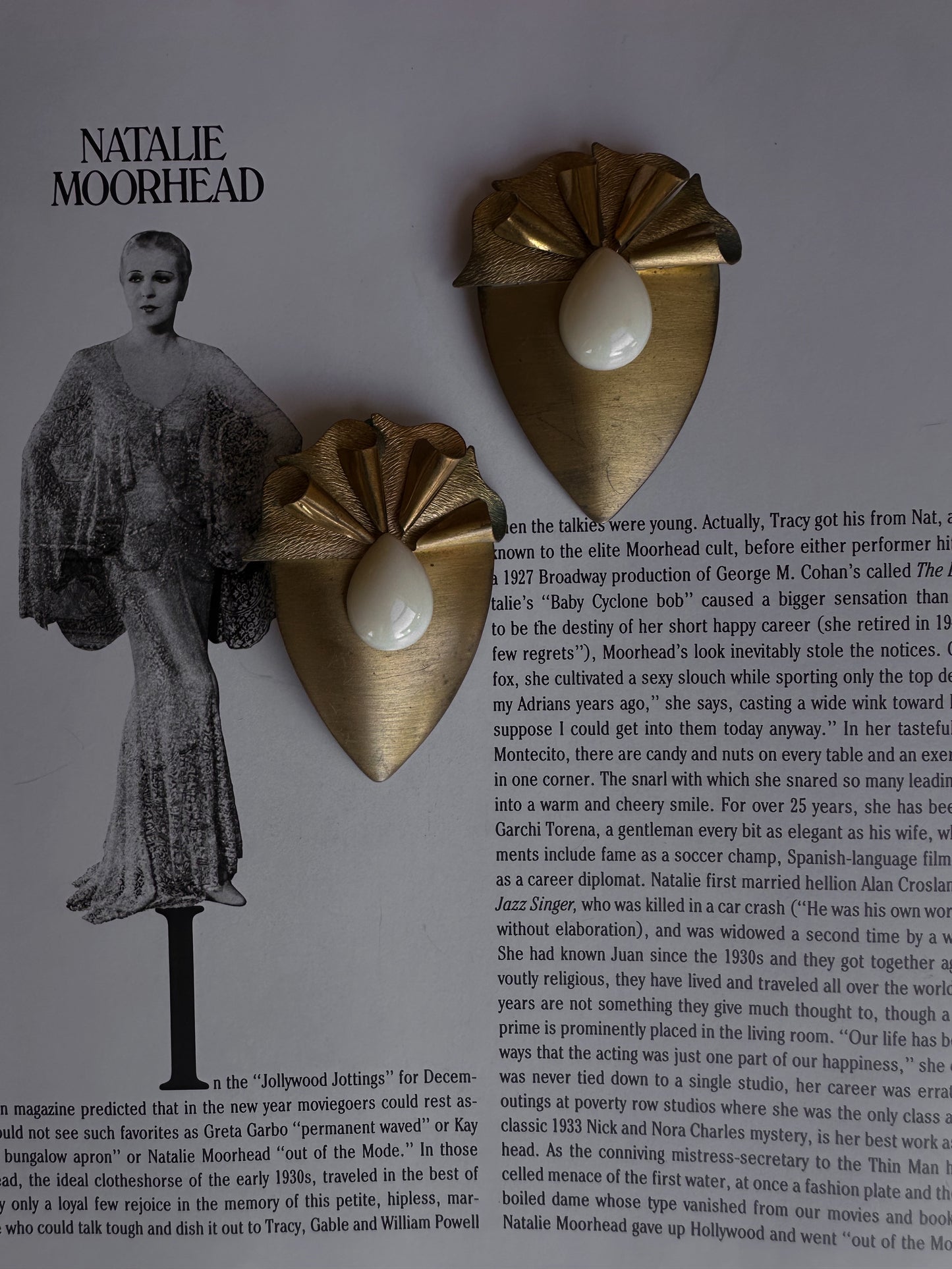 Golden Crest Teardrop  Earrings|Vintage Baazaar 