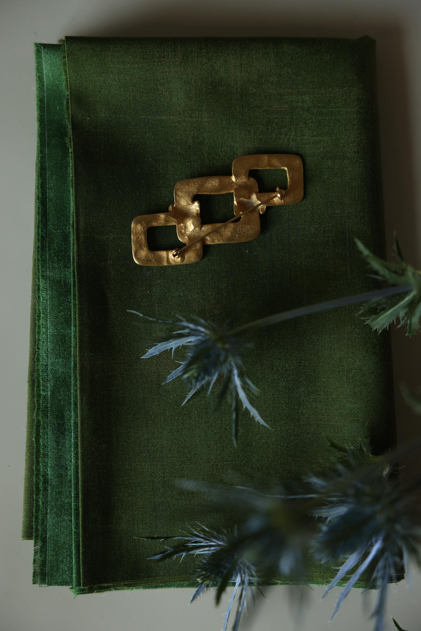 Matte Gold Link Brooch 1980s