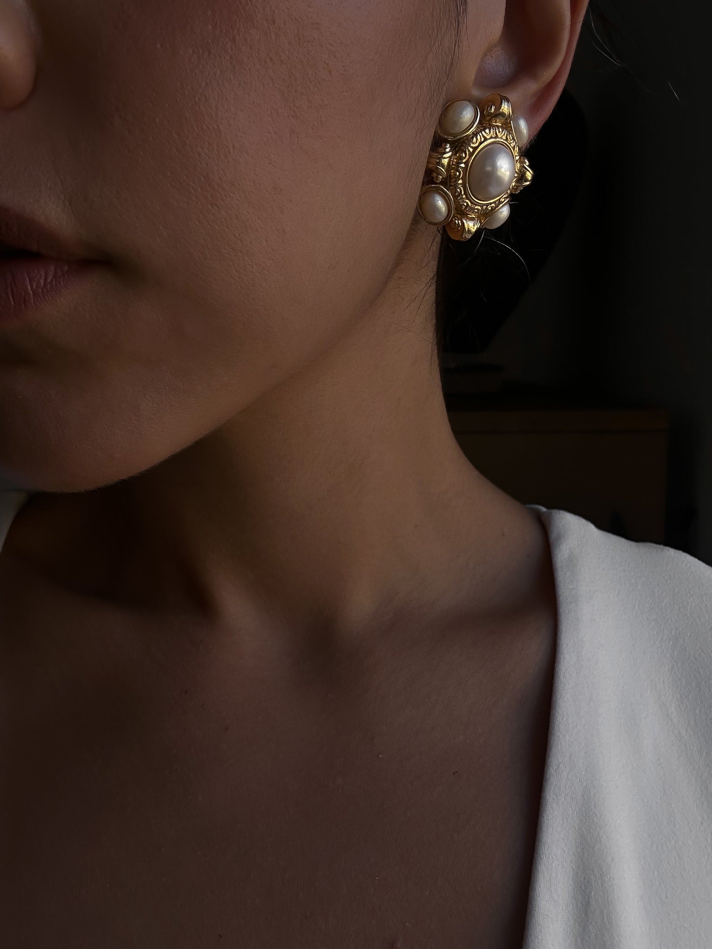 Regal Medallion Earrings|Vintage Baazaar 