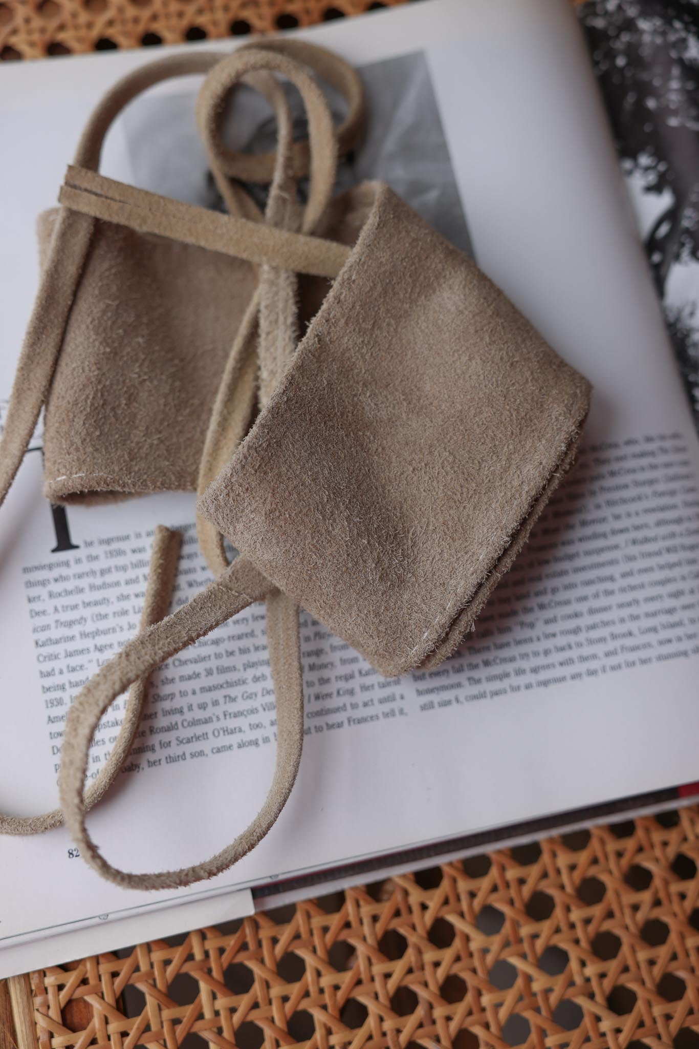 Sand Suede Belt (Free Size)|Vintage Baazaar 