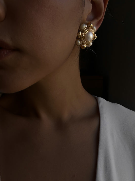 Regal Medallion Earrings|Vintage Baazaar 