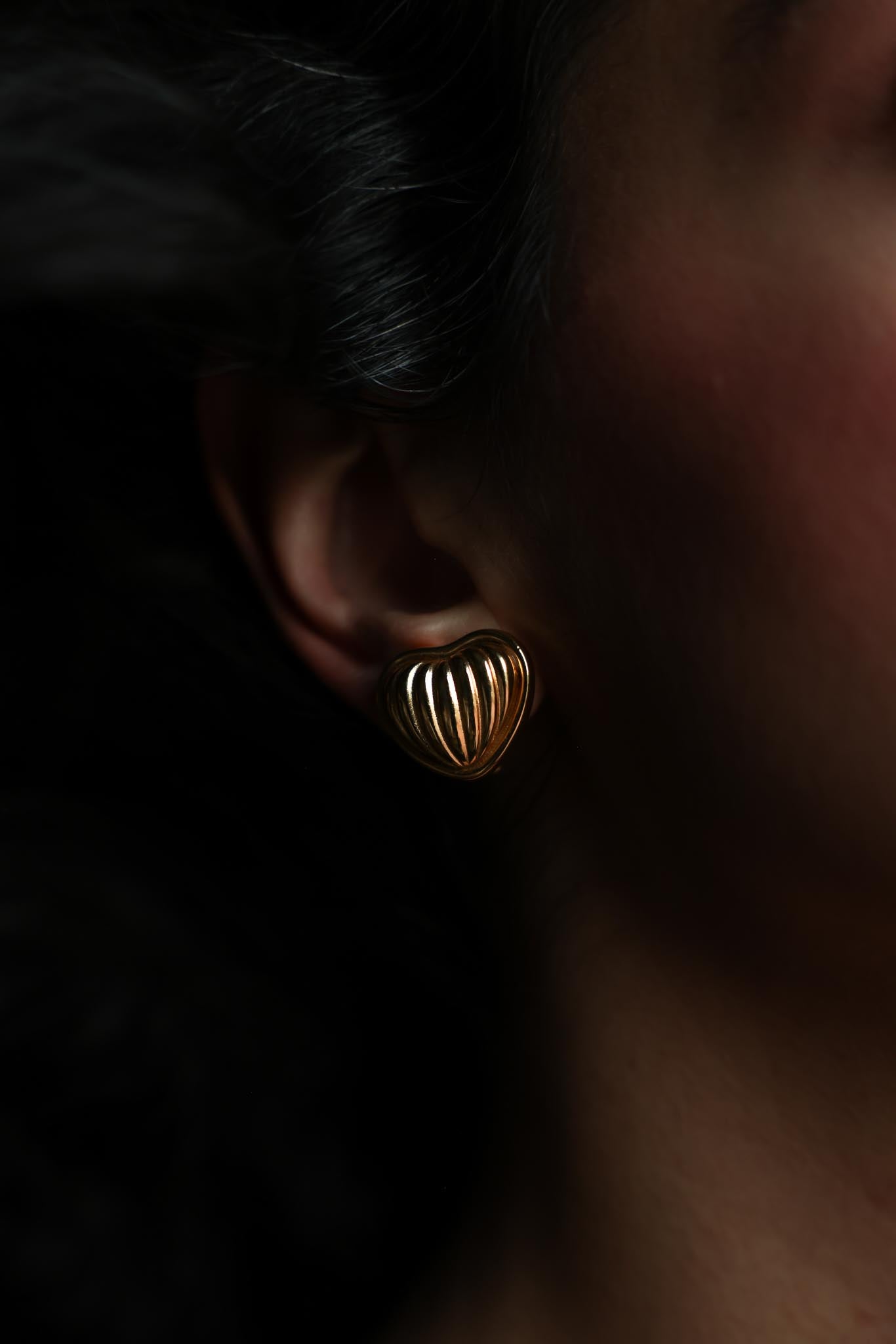 Golden Heart Clip On Earrings|Vintage Baazaar 