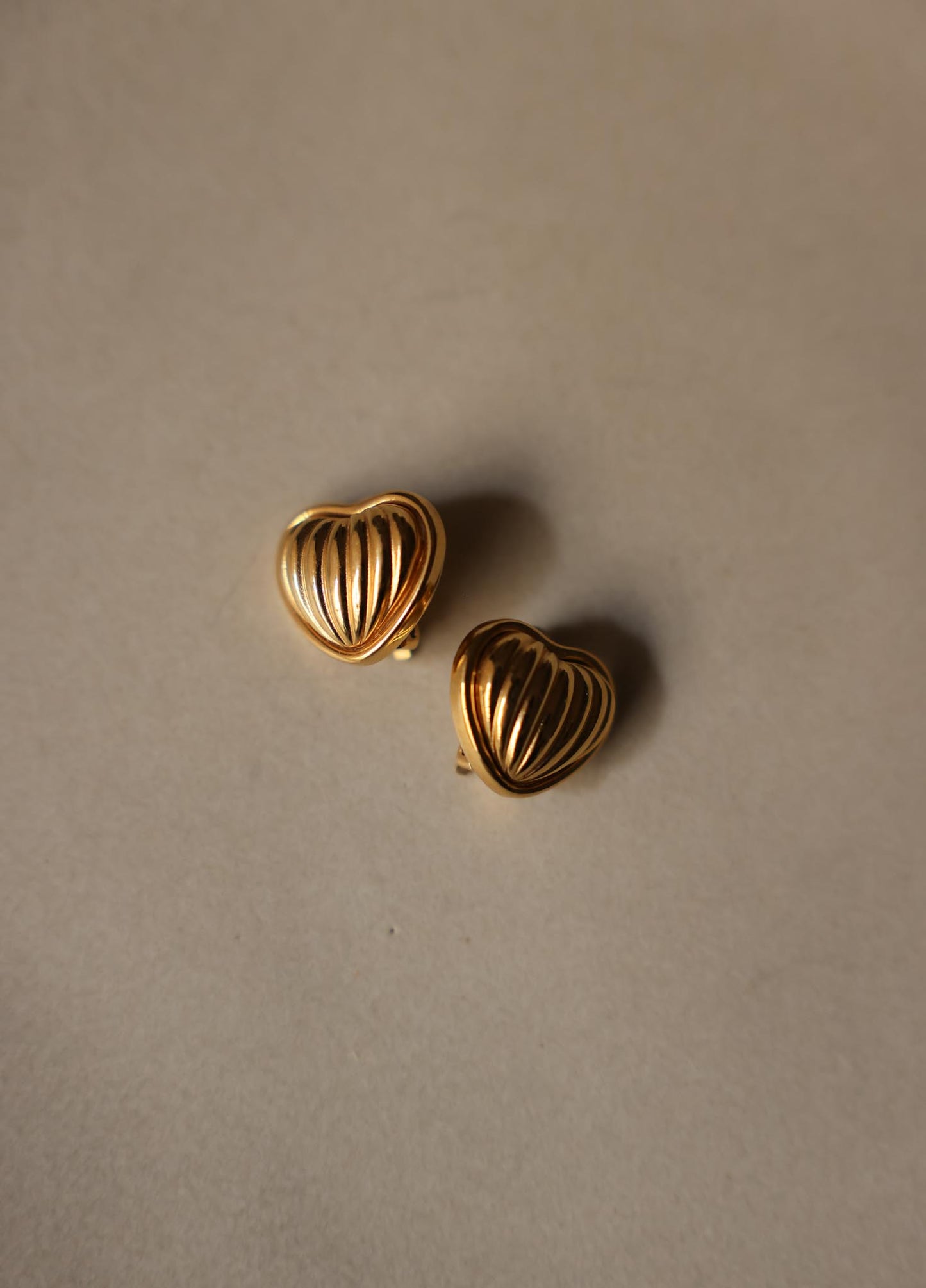 Golden Heart Clip On Earrings|Vintage Baazaar 