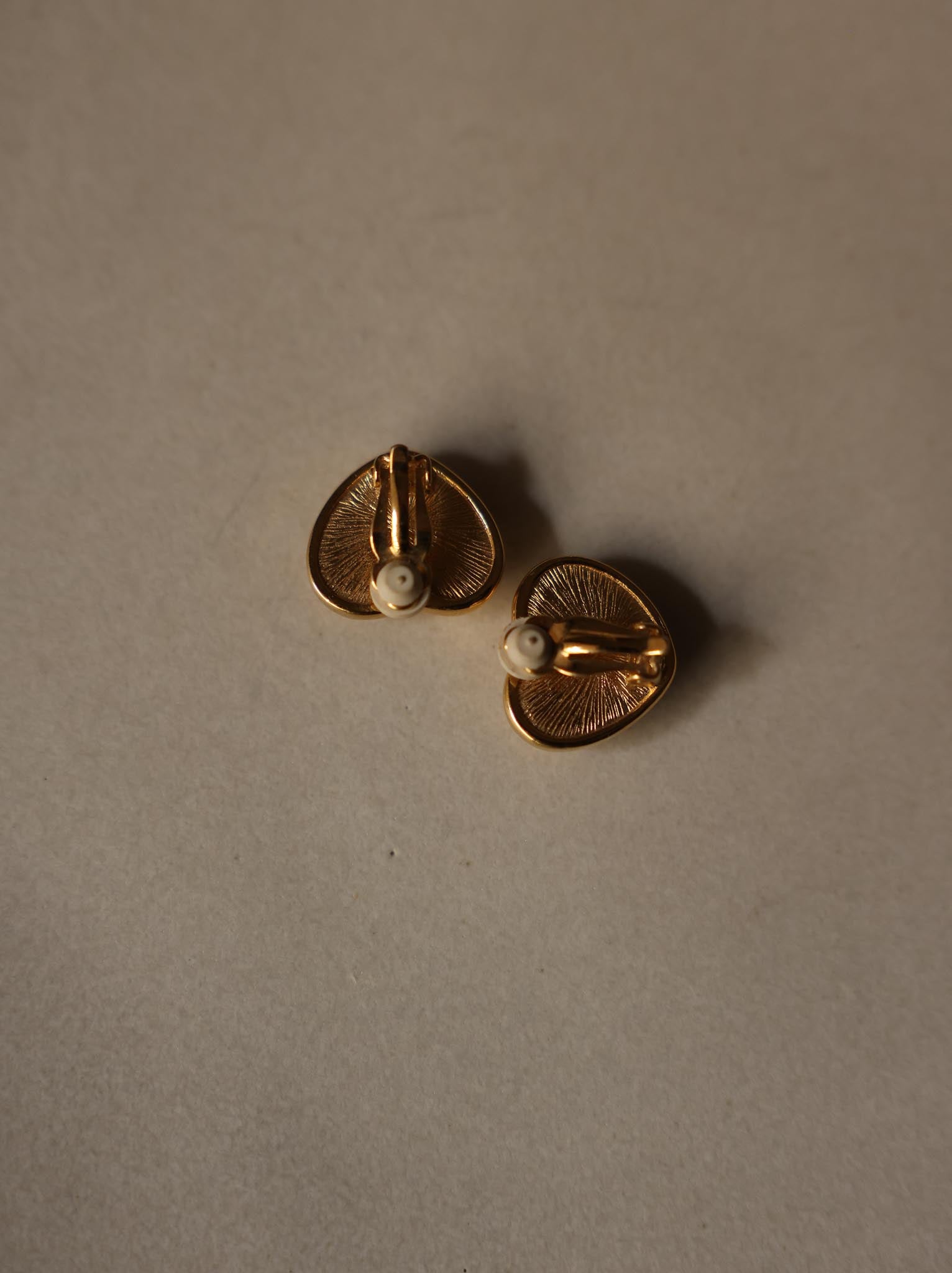 Golden Heart Clip On Earrings|Vintage Baazaar 
