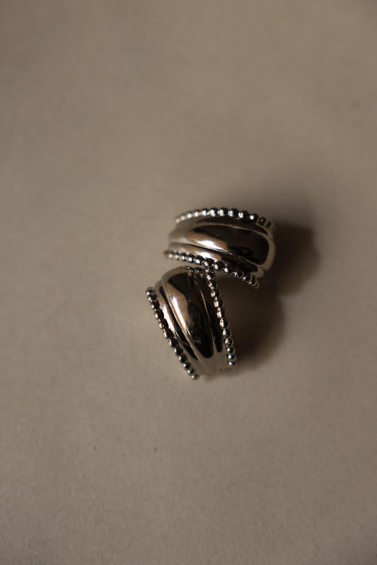 Silver Tone Beaded Edge Clip-On Earrings|Vintage Baazaar 