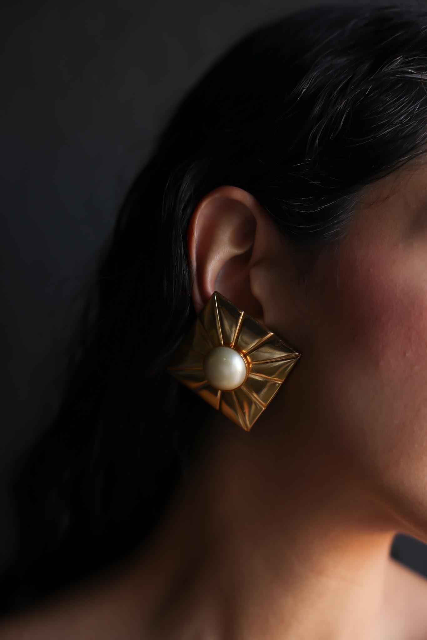 Geometric Pearl Radiance Clip-On Earrings|Vintage Baazaar 