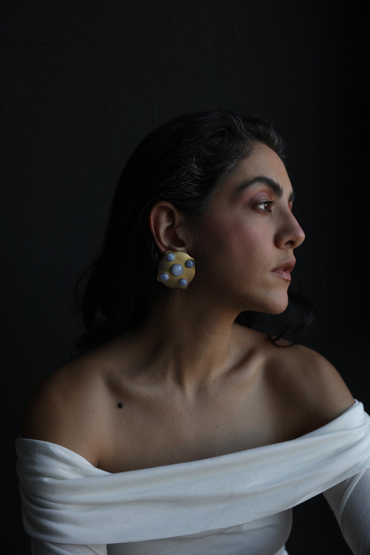 Vintage Matte Gold & Blue Cabochon Clip-On Earrings|Vintage Baazaar 