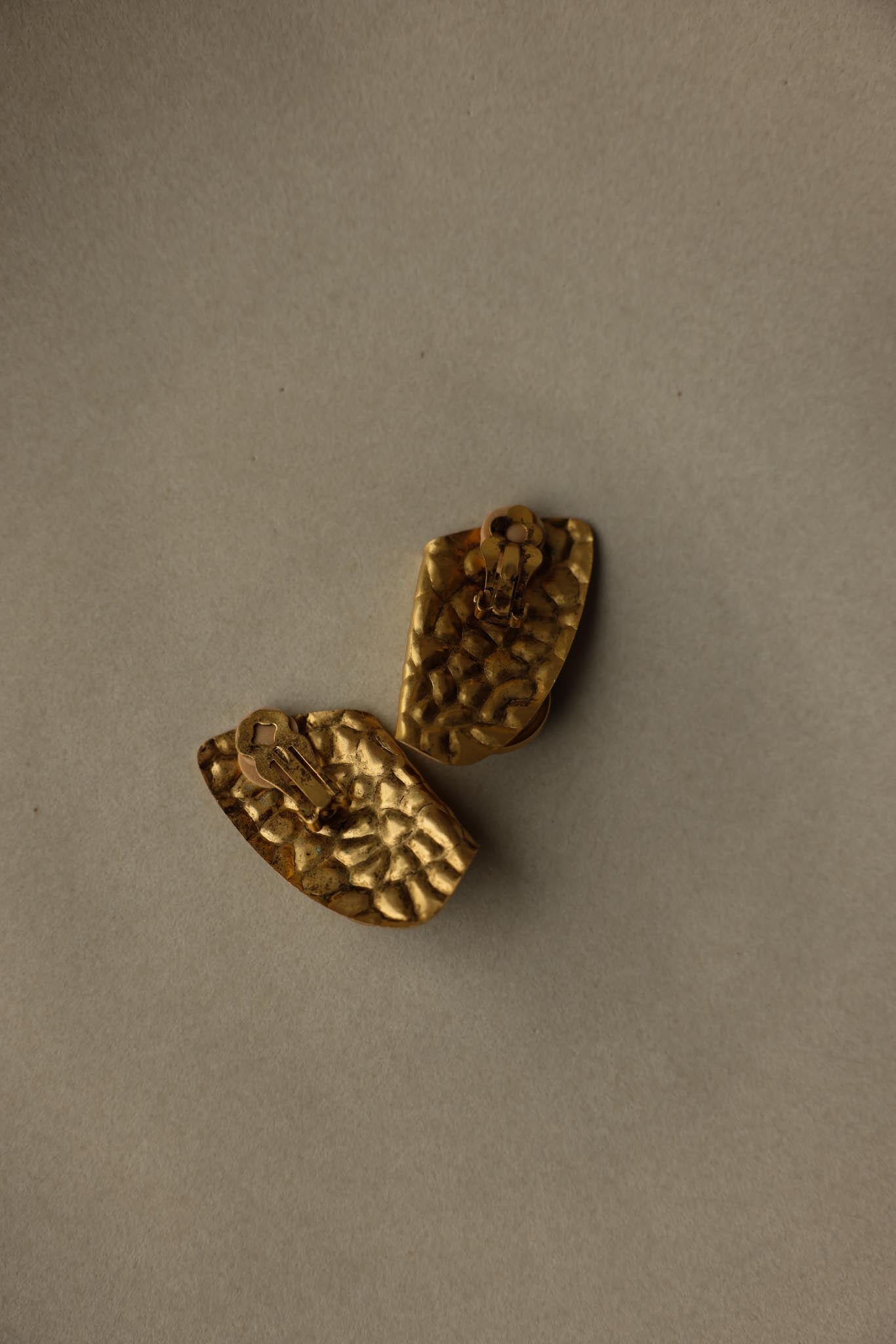 Hammered Gold-Tone Leopard Clip-On Earrings|Vintage Baazaar 