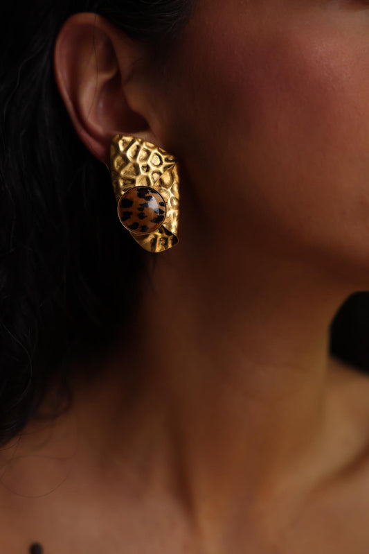 Hammered Gold-Tone Leopard Clip-On Earrings|Vintage Baazaar 