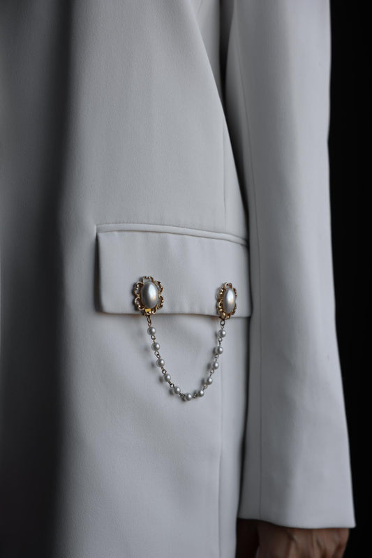 Gold-Tone Faux Pearl Sweater Clip with Beaded Chain|Vintage Baazaar 