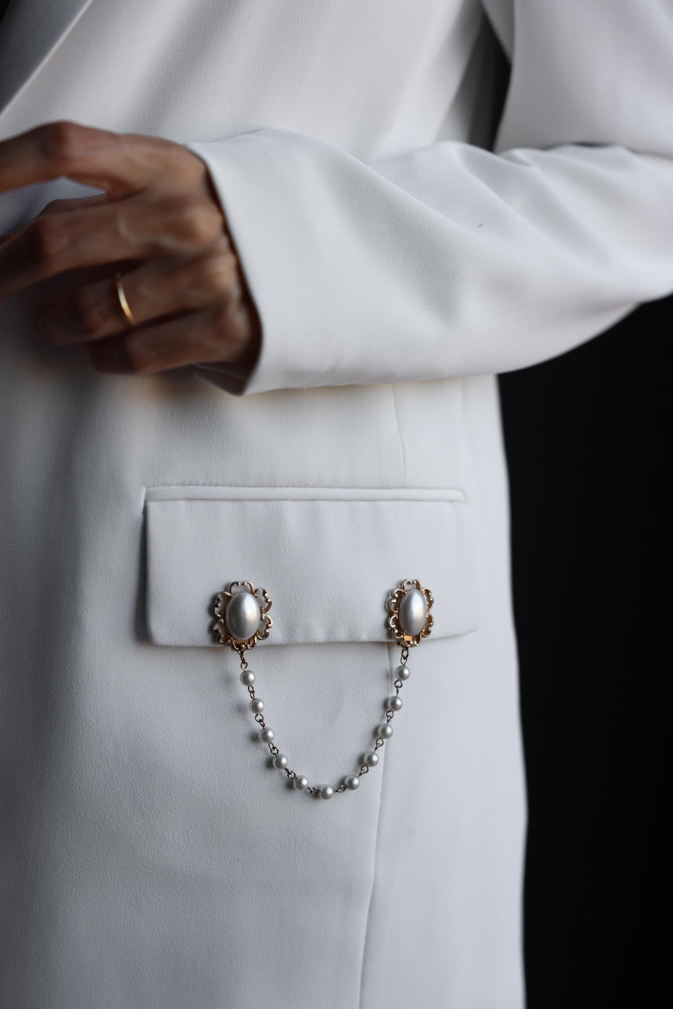 Gold-Tone Faux Pearl Sweater Clip with Beaded Chain|Vintage Baazaar 