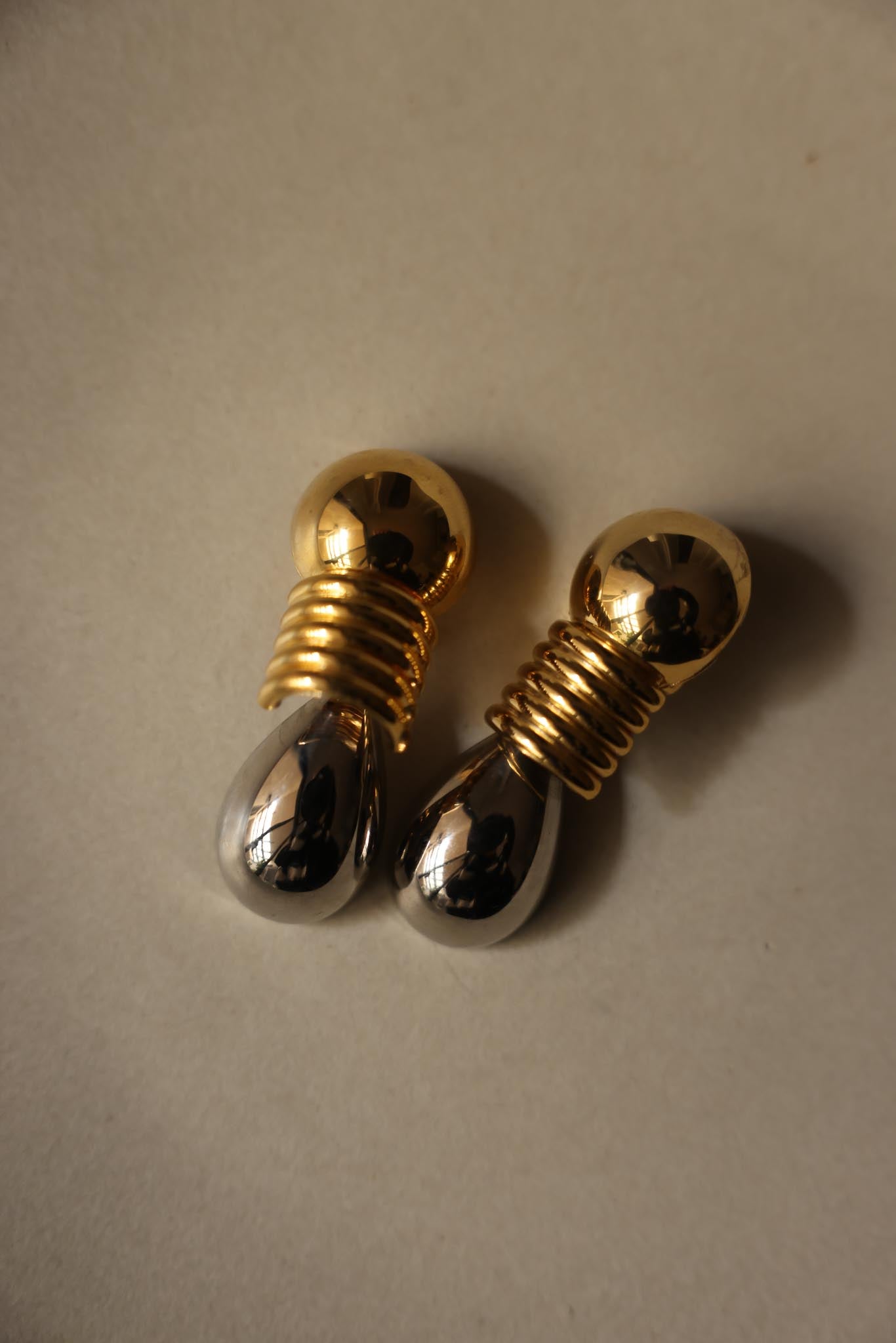 Two-Tone Sculptural Clip-On Earrings|Vintage Baazaar 