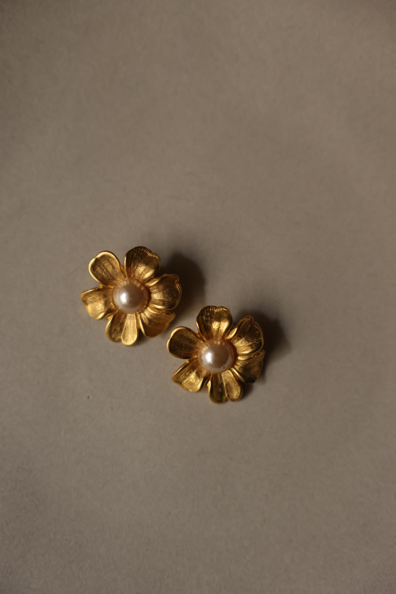 Golden Bloom Clip-On Earrings|Vintage Baazaar 