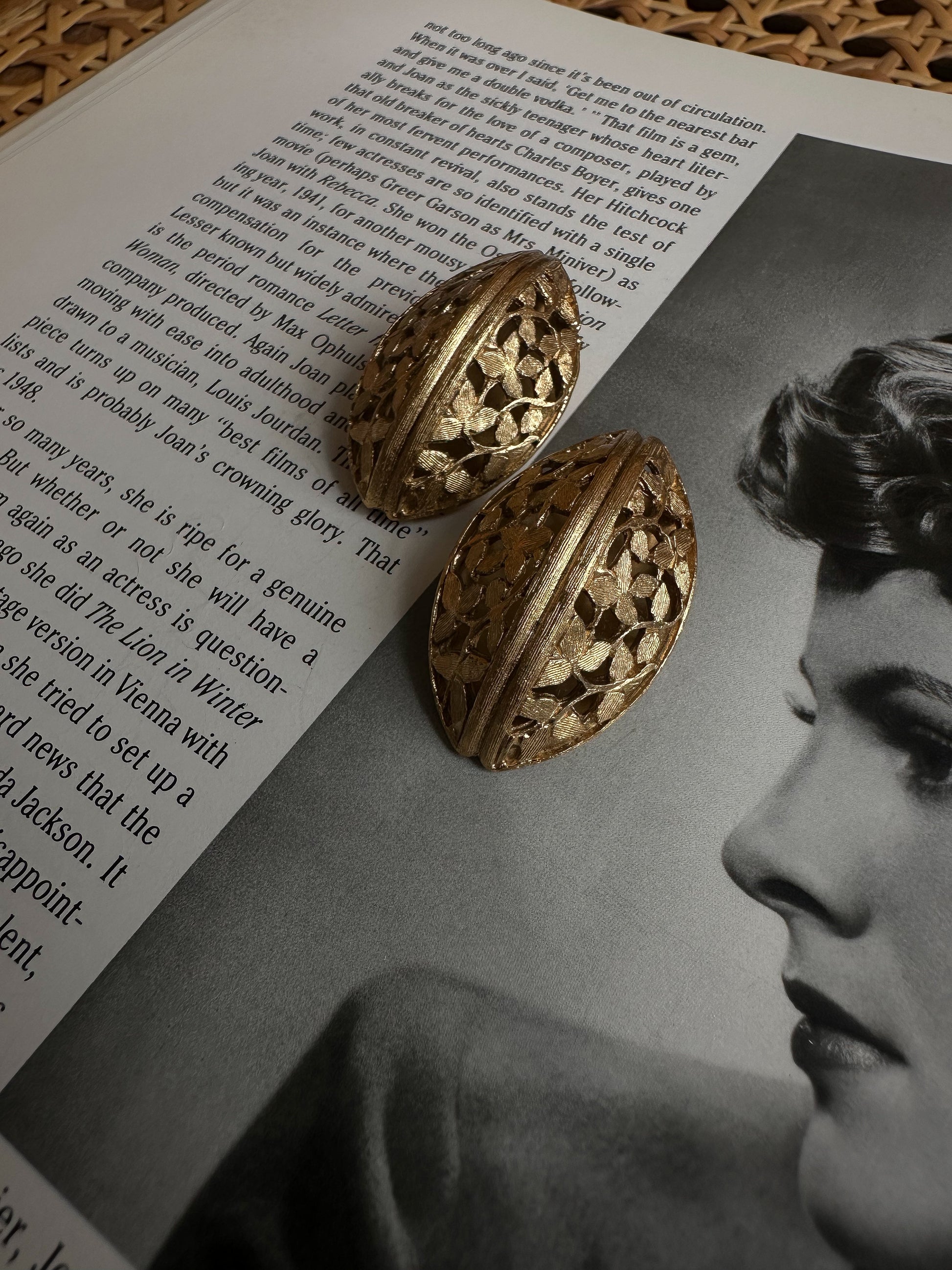 Golden Lace Leaf Earrings|Vintage Baazaar 