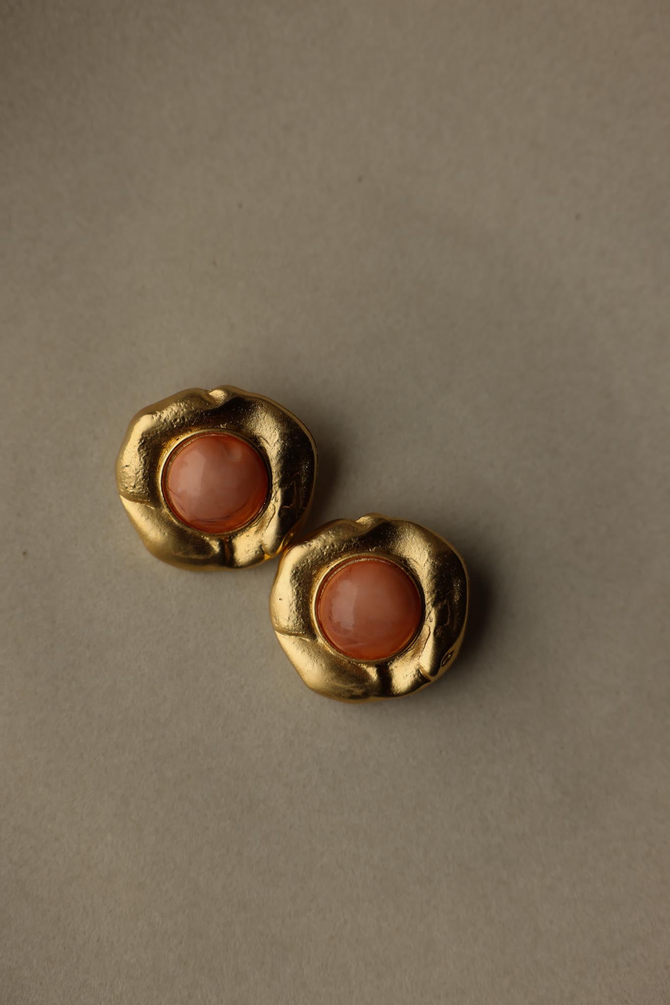Chunky Round Brushed Gold Peach Cabochon Clip-On Earrings|Vintage Baazaar 