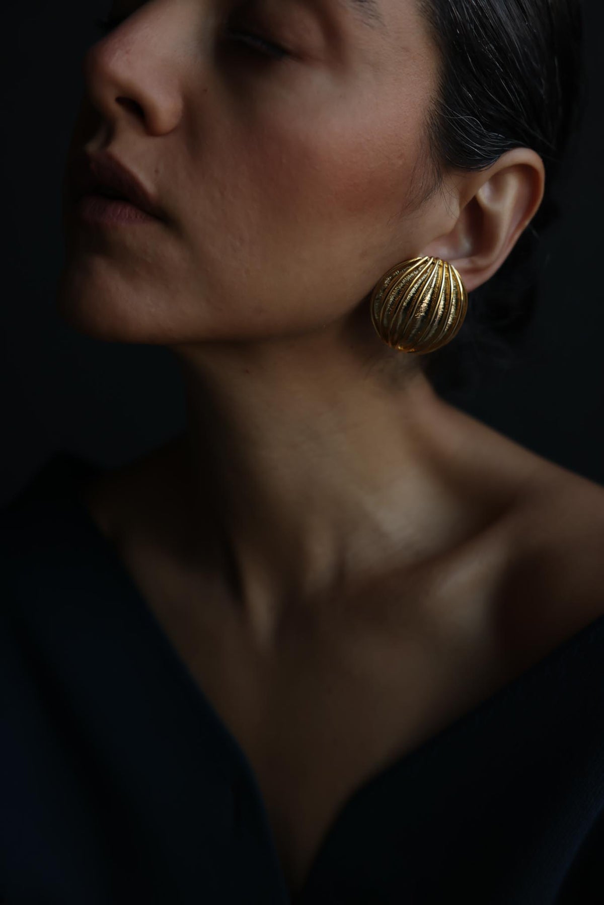Gold Tone Chunky Ribbed Round Clip-On Earrings