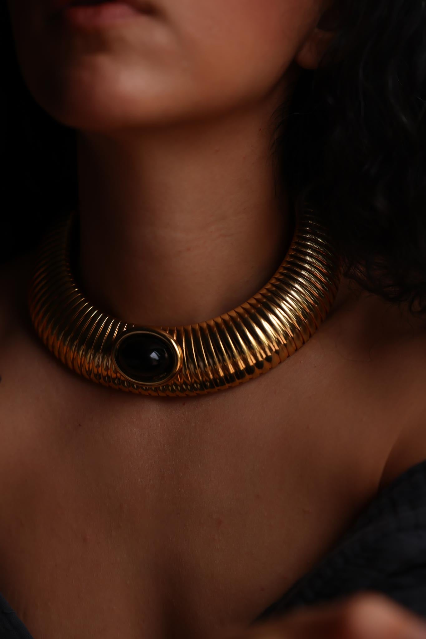 1980s Chunky Omega Chain Black Cabochon Necklace|Vintage Baazaar 