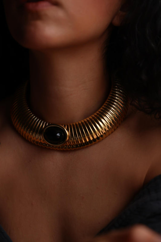 1980s Chunky Omega Chain Black Cabochon Necklace|Vintage Baazaar 
