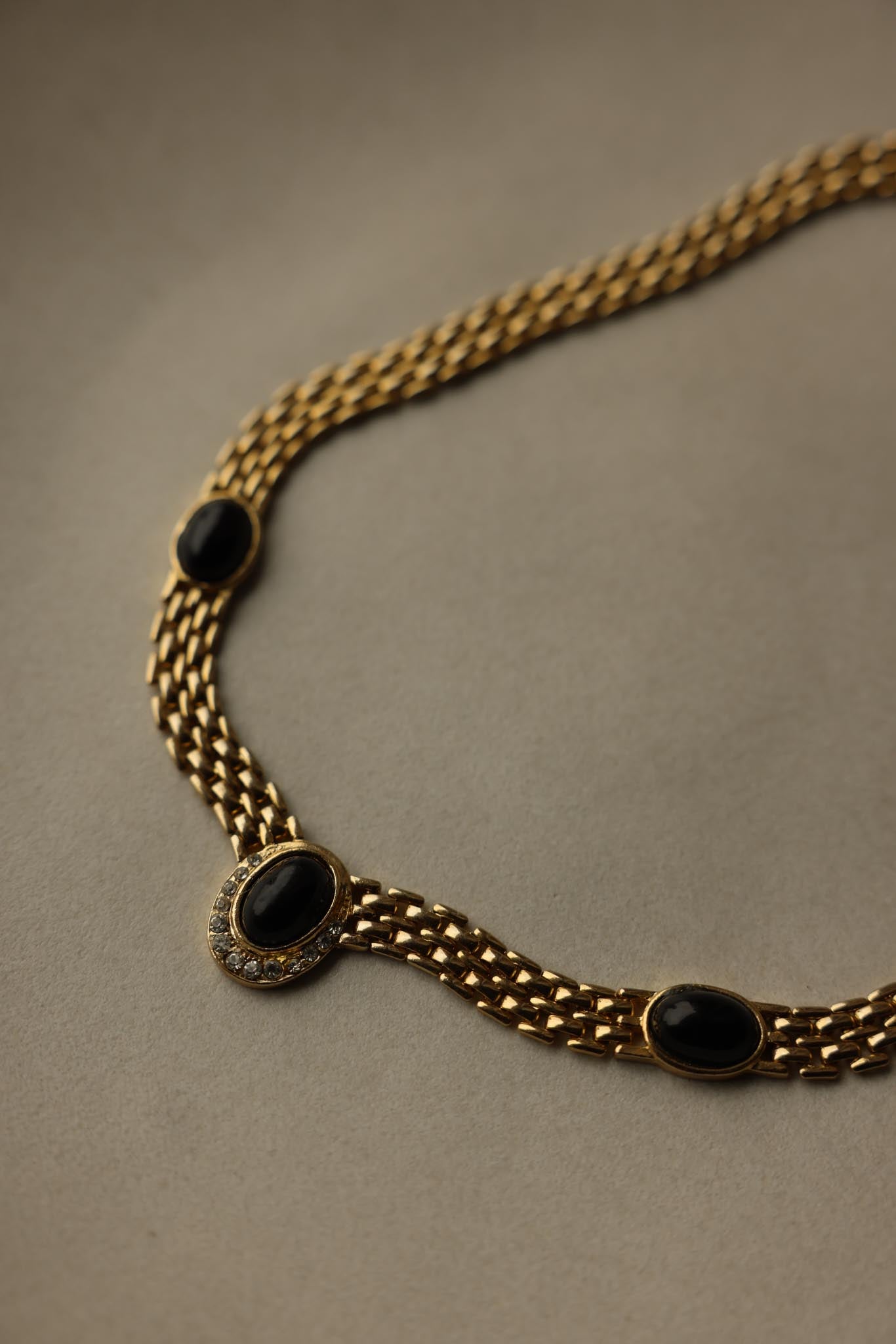 Black Cabochon Woven Chain Necklace