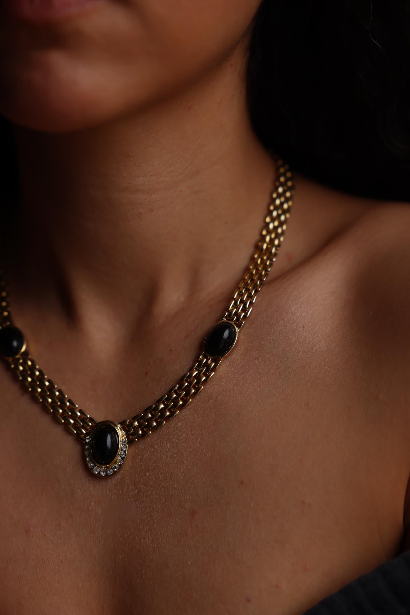 Black Cabochon Woven Chain Necklace
